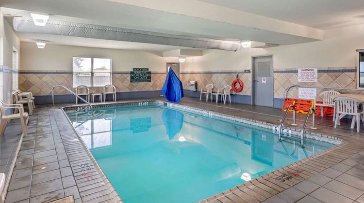 Comfort Inn and Suites Dover Pool