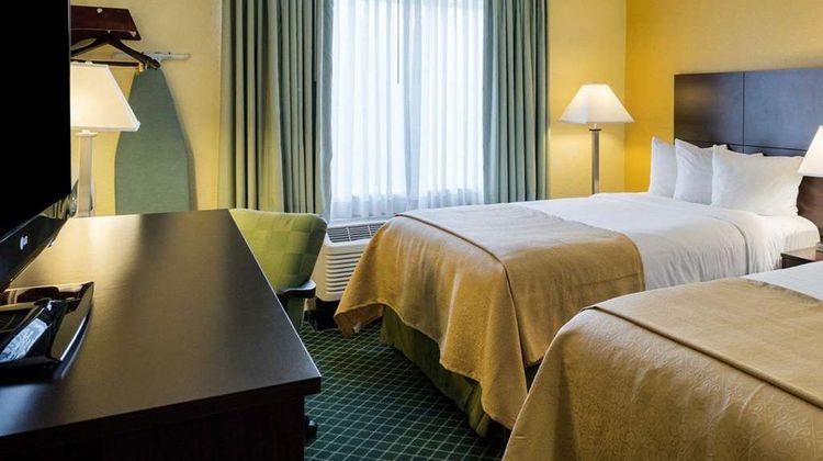Quality Inn Newark Room