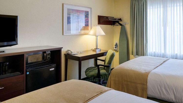 Quality Inn Newark Room