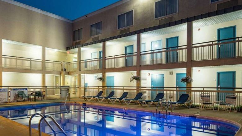 <b>Quality Inn Newark Pool</b>. Images powered by <a href="https://iceportal.shijigroup.com/" title="IcePortal" target="_blank">IcePortal</a>.