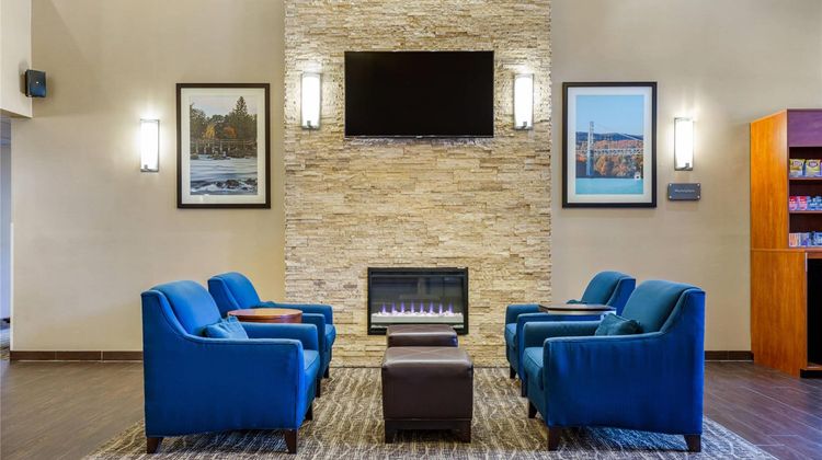 Comfort Suites Dover Lobby