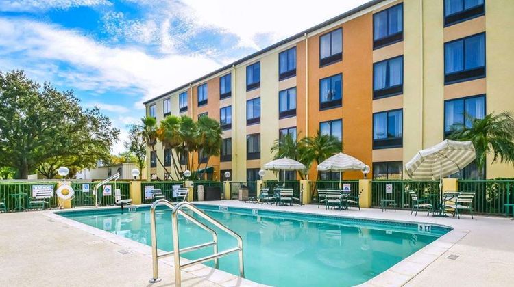 Comfort Suites Pool