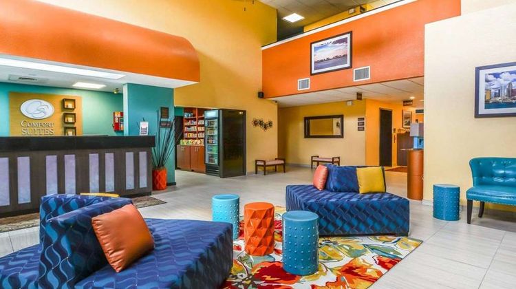 Comfort Suites Lobby