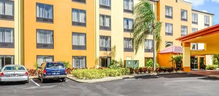 Comfort Suites Exterior