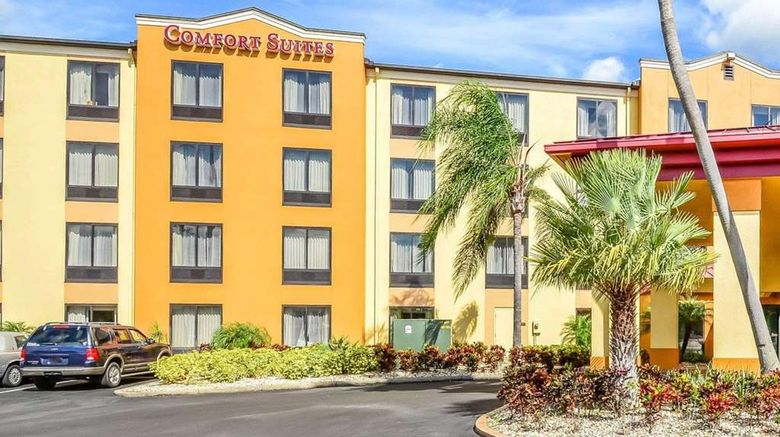 <b>Comfort Suites Exterior</b>. Images powered by <a href="https://iceportal.shijigroup.com/" title="IcePortal" target="_blank">IcePortal</a>.