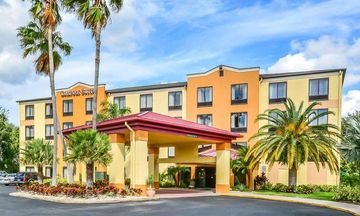 Comfort Suites