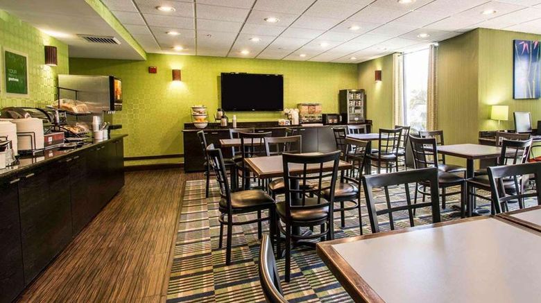 <b>Comfort Inn & Suites-W. Palm Beach South Restaurant</b>. Images powered by <a href="https://iceportal.shijigroup.com/" title="IcePortal" target="_blank">IcePortal</a>.