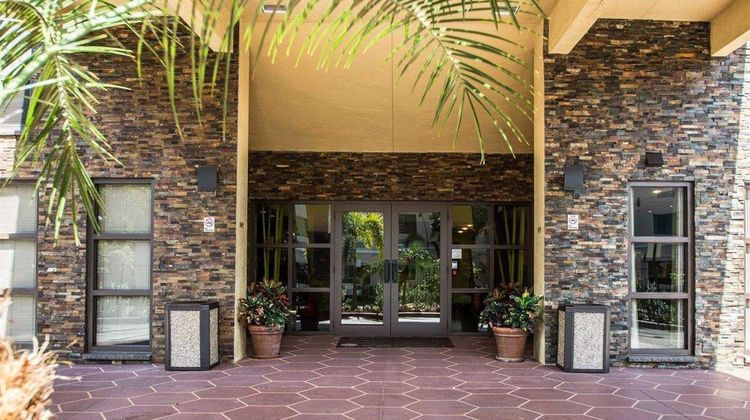 Comfort Inn & Suites-W. Palm Beach South Exterior
