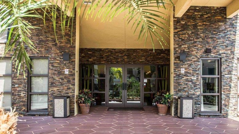 <b>Comfort Inn & Suites-W. Palm Beach South Exterior</b>. Images powered by <a href="https://iceportal.shijigroup.com/" title="IcePortal" target="_blank">IcePortal</a>.
