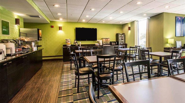 <b>Comfort Inn & Suites-W. Palm Beach South Restaurant</b>. Images powered by <a href="https://iceportal.shijigroup.com/" title="IcePortal" target="_blank">IcePortal</a>.