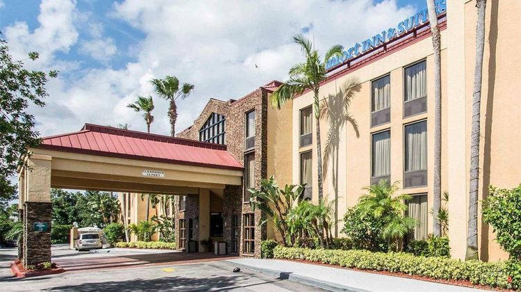 Comfort Inn & Suites-W. Palm Beach South Exterior