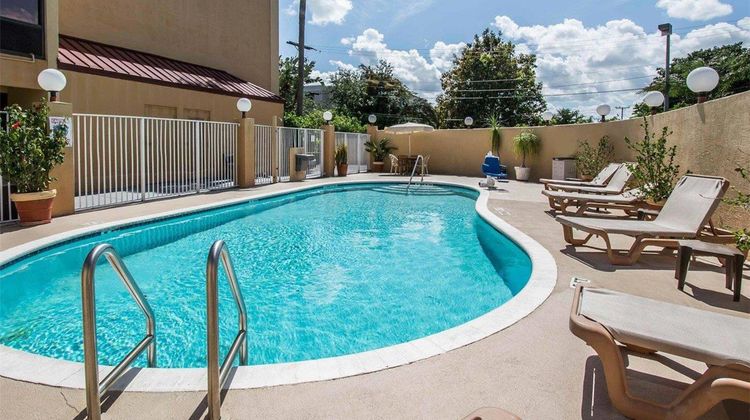 Comfort Inn & Suites-W. Palm Beach South Pool