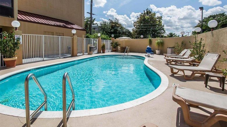 <b>Comfort Inn & Suites-W. Palm Beach South Pool</b>. Images powered by <a href="https://iceportal.shijigroup.com/" title="IcePortal" target="_blank">IcePortal</a>.