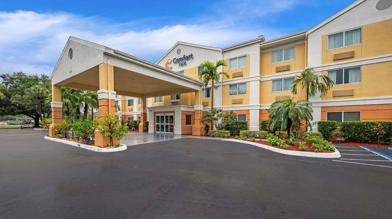 <b>Comfort Inn Exterior</b>. Images powered by <a href="https://iceportal.shijigroup.com/" title="IcePortal" target="_blank">IcePortal</a>.