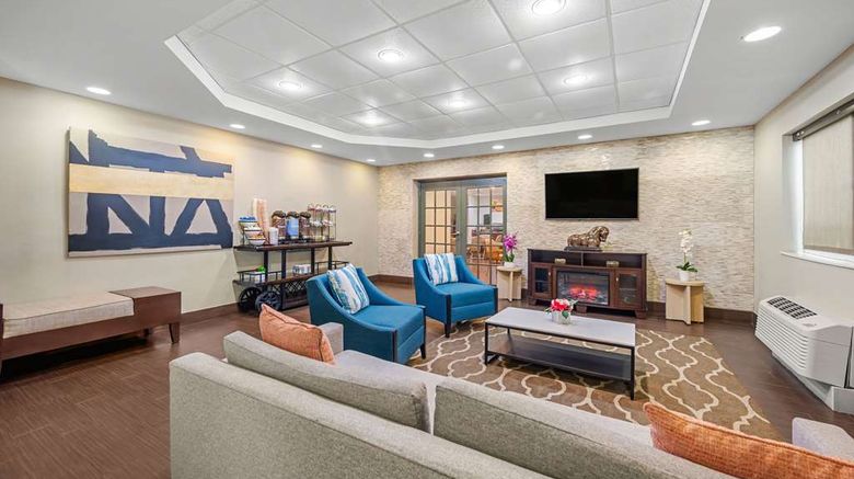 <b>Comfort Inn Lobby</b>. Images powered by <a href="https://iceportal.shijigroup.com/" title="IcePortal" target="_blank">IcePortal</a>.
