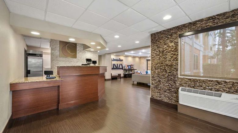 <b>Comfort Inn Lobby</b>. Images powered by <a href="https://iceportal.shijigroup.com/" title="IcePortal" target="_blank">IcePortal</a>.