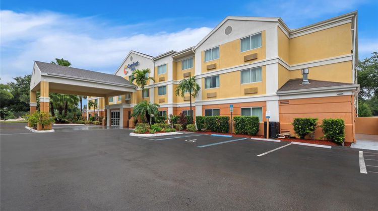 Comfort Inn Exterior
