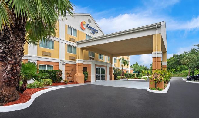 Comfort Inn Exterior