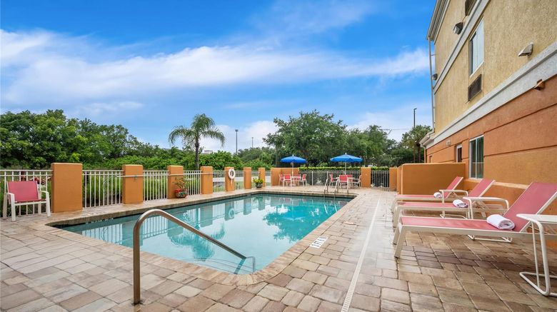<b>Comfort Inn Pool</b>. Images powered by <a href="https://iceportal.shijigroup.com/" title="IcePortal" target="_blank">IcePortal</a>.