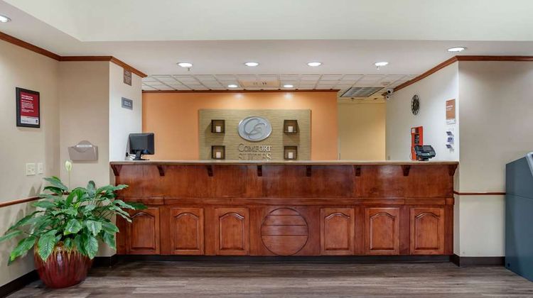 Comfort Suites Jacksonville Airport Lobby