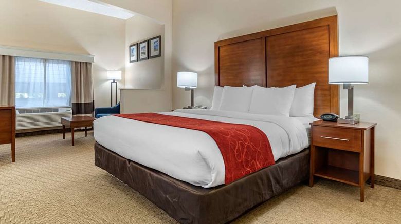 <b>Comfort Suites Jacksonville Airport Suite</b>. Images powered by <a href="https://iceportal.shijigroup.com/" title="IcePortal" target="_blank">IcePortal</a>.