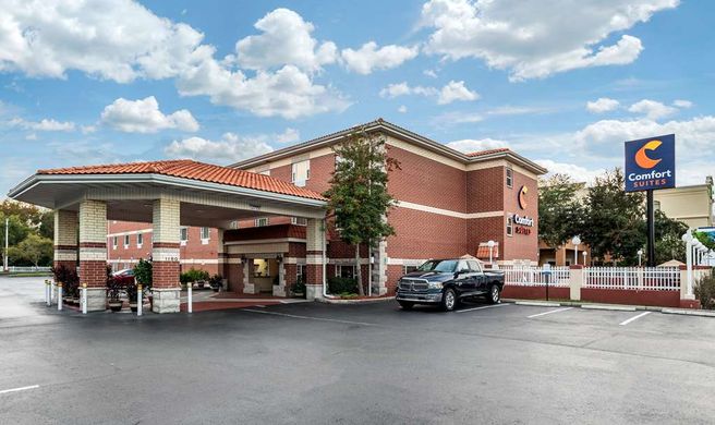 Comfort Suites Jacksonville Airport Exterior