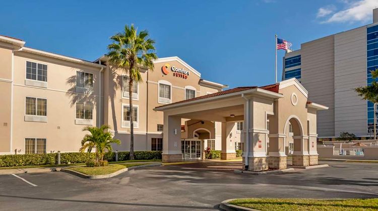 Comfort Suites Downtown Orlando Exterior