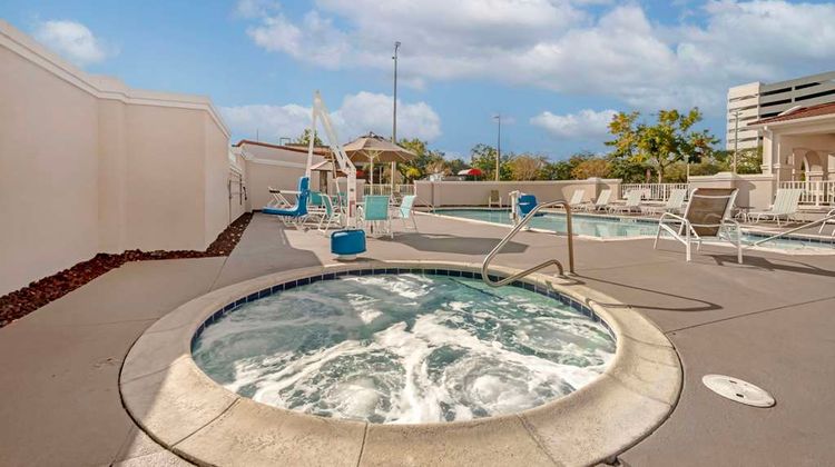 Comfort Suites Downtown Orlando Pool