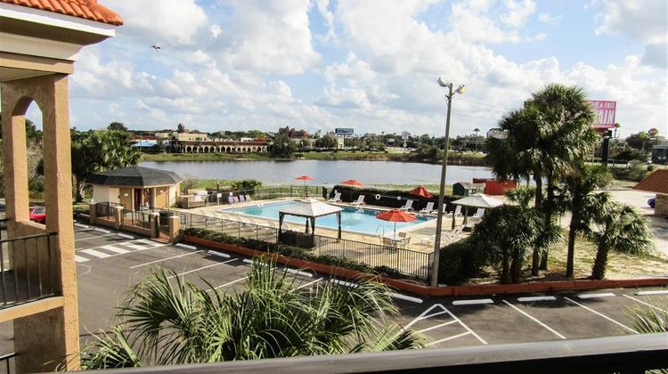 Quality Inn Kissimmee by The Lake Pool