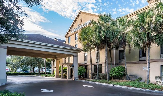 Comfort Inn West Exterior