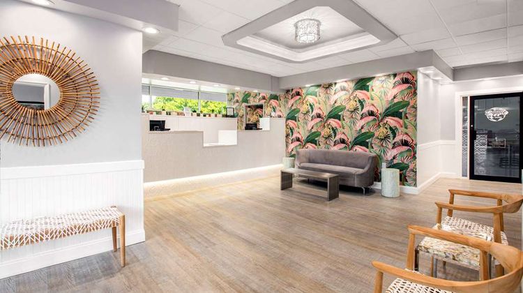 Quality Inn Miami South Lobby