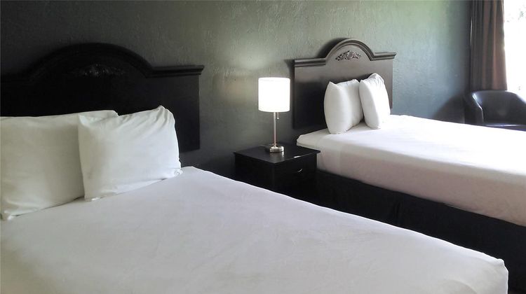 Econo Lodge Room