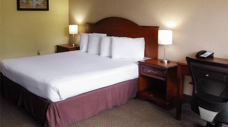 Econo Lodge Room