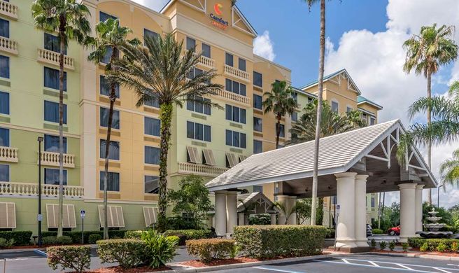 Comfort Suites Maingate East Exterior