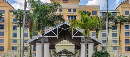 Comfort Suites Maingate East Exterior