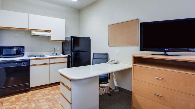 <b>MainStay Suites at PGA Village Room</b>. Images powered by <a href="https://iceportal.shijigroup.com/" title="IcePortal" target="_blank">IcePortal</a>.