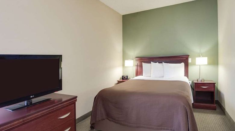 <b>MainStay Suites at PGA Village Room</b>. Images powered by <a href="https://iceportal.shijigroup.com/" title="IcePortal" target="_blank">IcePortal</a>.