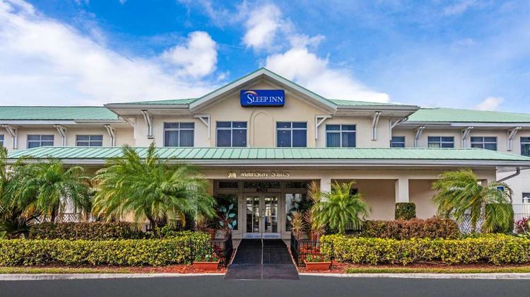 MainStay Suites at PGA Village Exterior