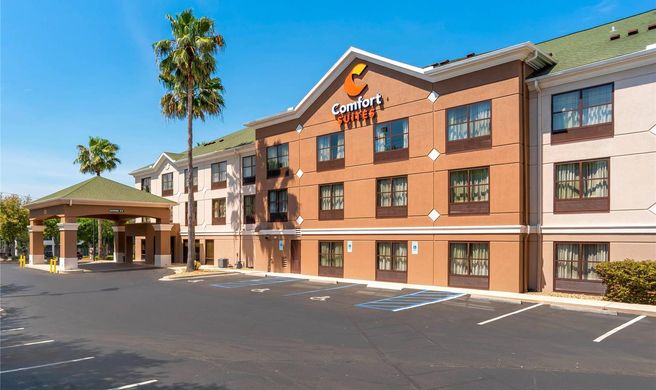 Comfort Suites TALLAHASSEE DOWNTOWN Exterior