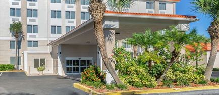 Comfort Inn North Exterior