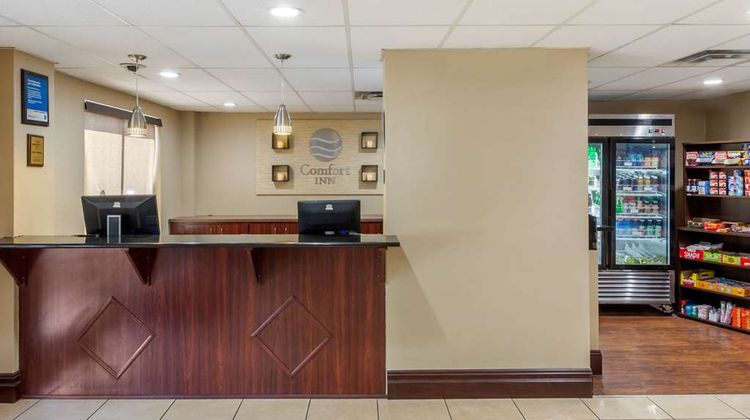 Comfort Inn North Lobby