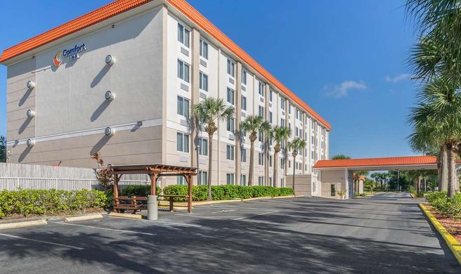 Comfort Inn North Exterior