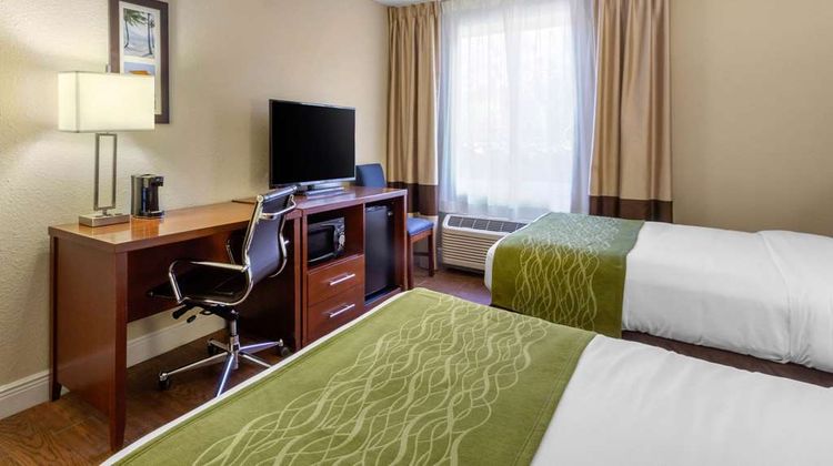 Comfort Inn North Room