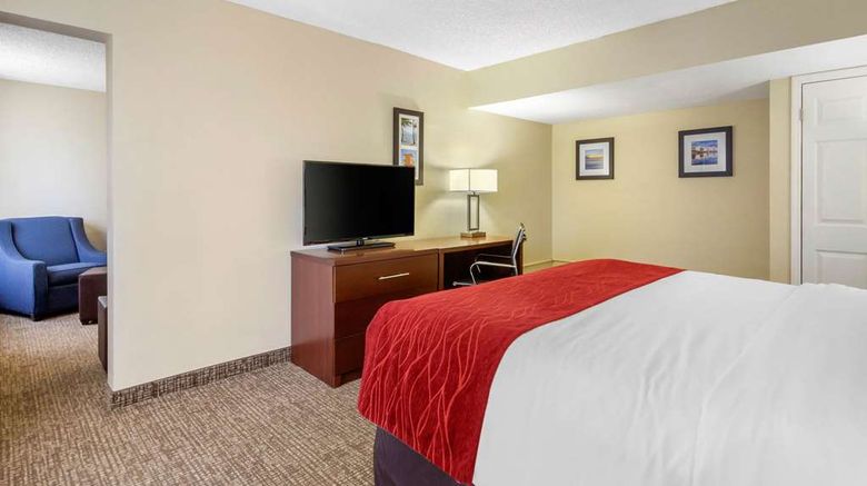 <b>Comfort Inn North Suite</b>. Images powered by <a href="https://iceportal.shijigroup.com/" title="IcePortal" target="_blank">IcePortal</a>.