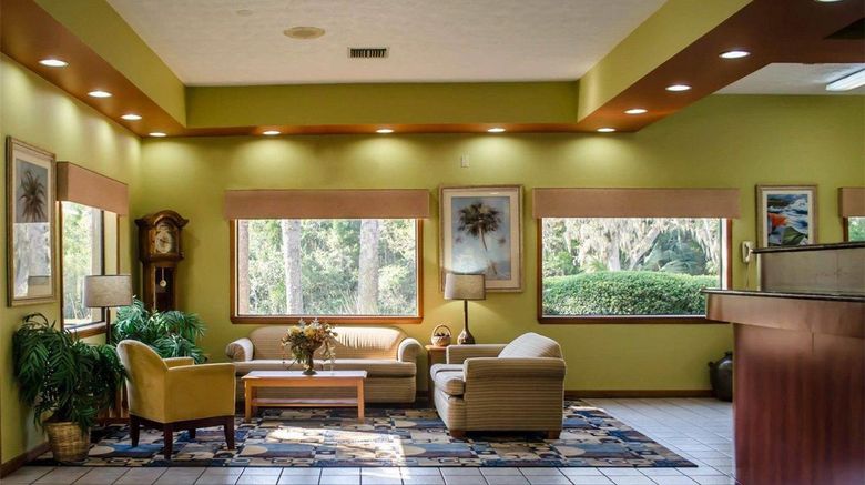 <b>Quality Inn Lobby</b>. Images powered by <a href="https://iceportal.shijigroup.com/" title="IcePortal" target="_blank">IcePortal</a>.