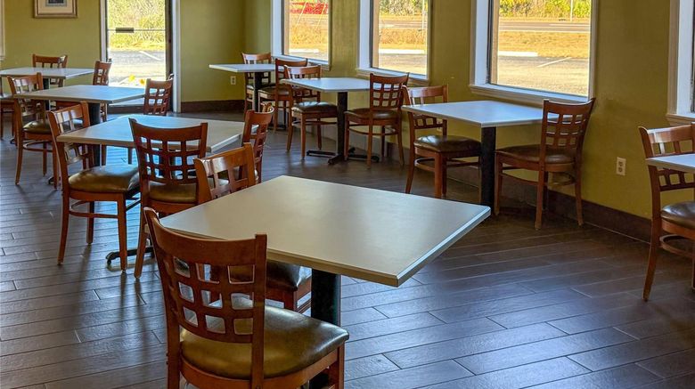 <b>Quality Inn Restaurant</b>. Images powered by <a href="https://iceportal.shijigroup.com/" title="IcePortal" target="_blank">IcePortal</a>.