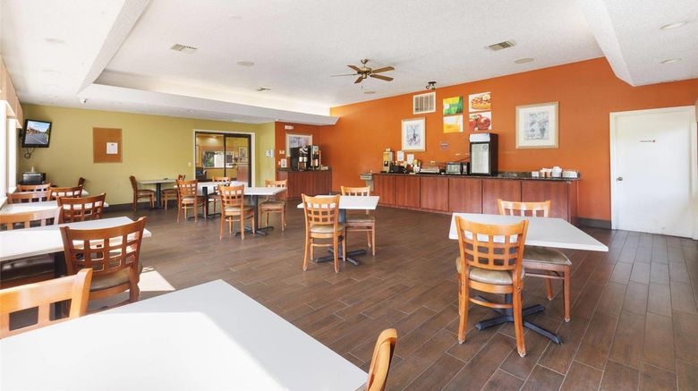 <b>Quality Inn Restaurant</b>. Images powered by <a href="https://iceportal.shijigroup.com/" title="IcePortal" target="_blank">IcePortal</a>.
