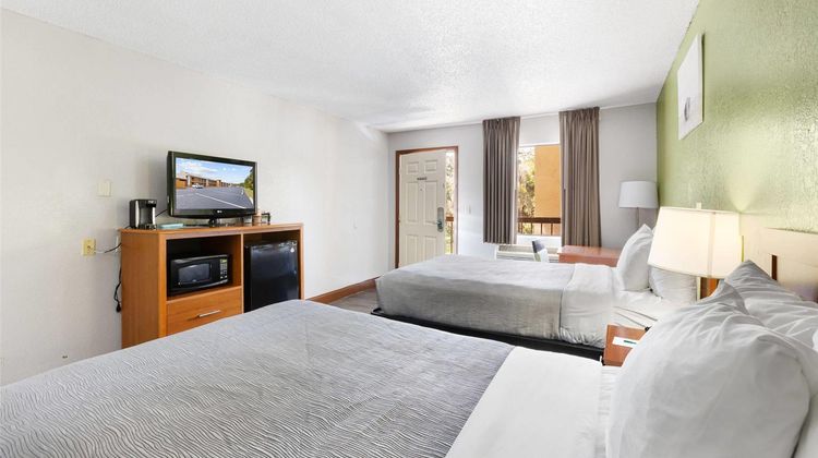 Quality Inn Room