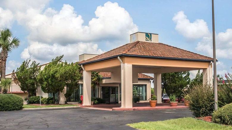 <b>Quality Inn Marianna South Exterior</b>. Images powered by <a href="https://iceportal.shijigroup.com/" title="IcePortal" target="_blank">IcePortal</a>.