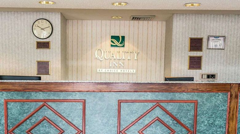 <b>Quality Inn Marianna South Lobby</b>. Images powered by <a href="https://iceportal.shijigroup.com/" title="IcePortal" target="_blank">IcePortal</a>.